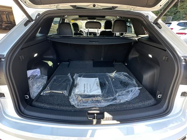 New 2026 White Volkswagen 2.0T SEL Premium R-Line image 18