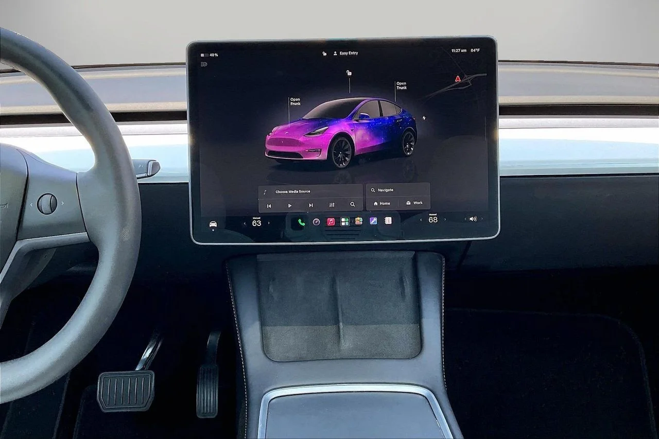 Used 2022  Tesla Long Range image 13