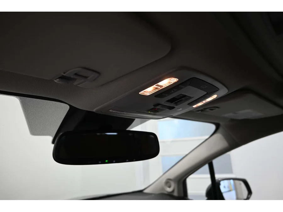 Used 2021 GRAY Toyota XLE Mobility Handicap Van image 32