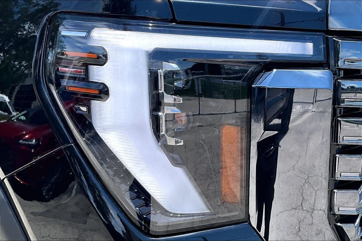 Used 2024 Onyx Black GMC Denali Ultimate image 28