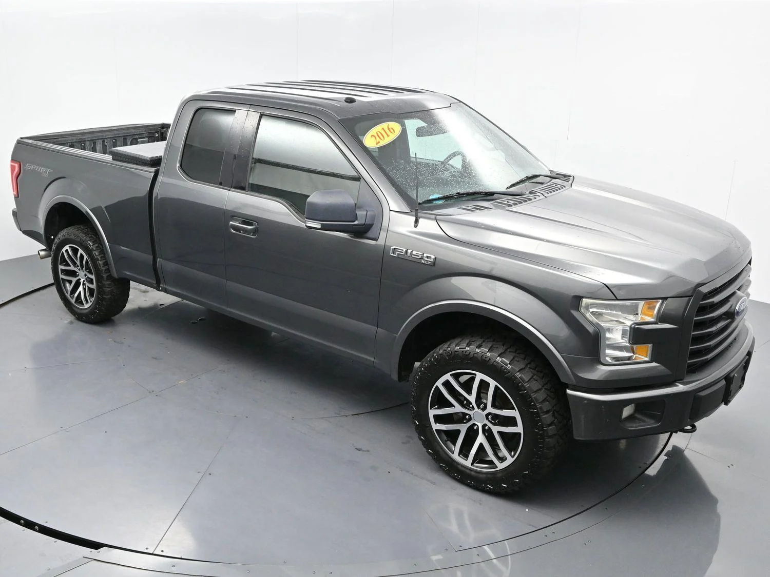 Used 2016 Magnetic Metallic Ford XLT image 42