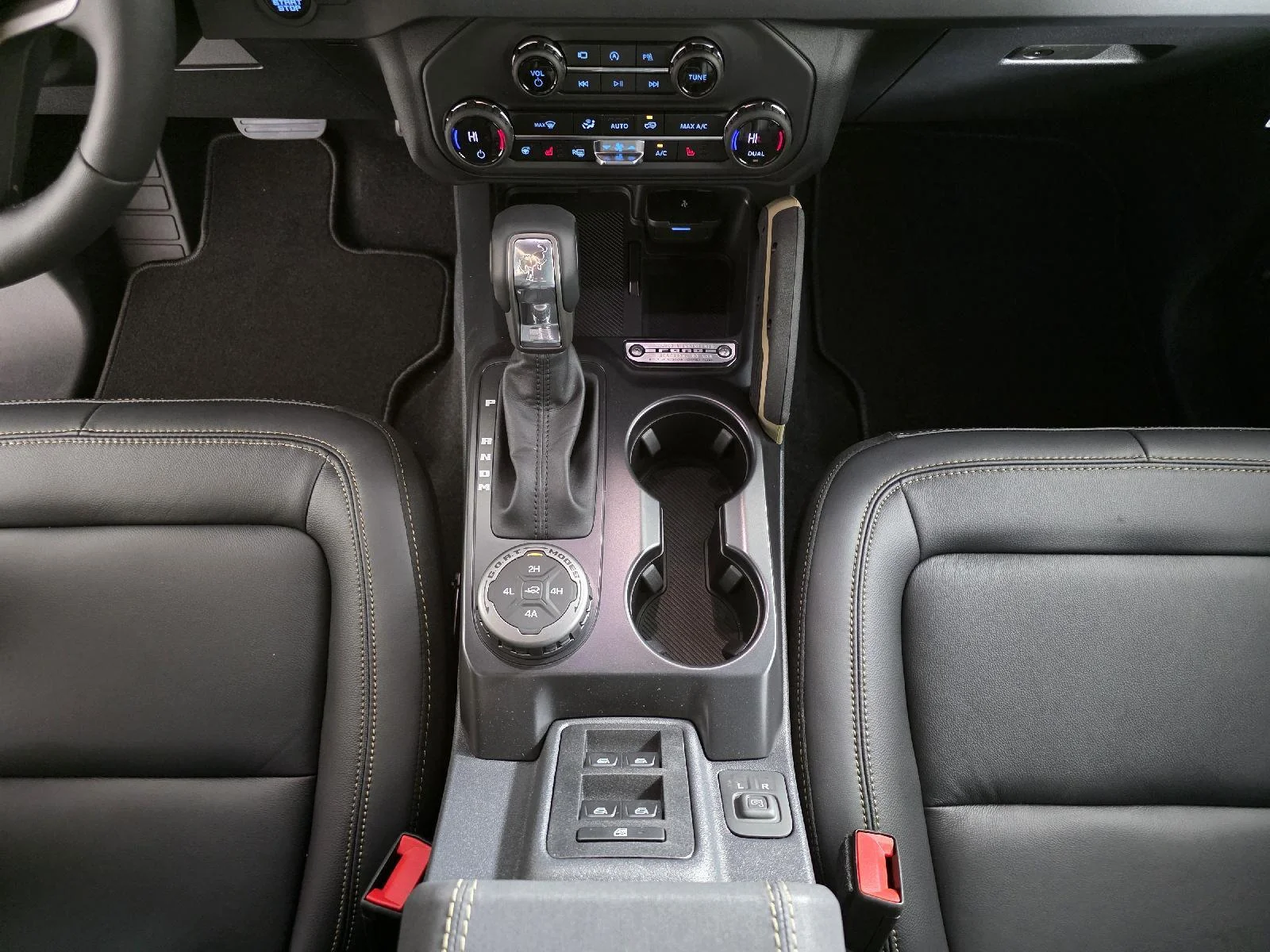 Used 2025 Carbonized Gray Metallic Ford Badlands image 33