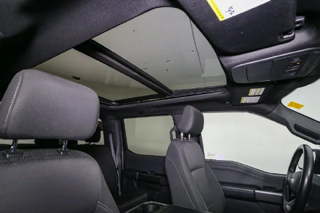 Used 2022 Black Ford XLT image 17