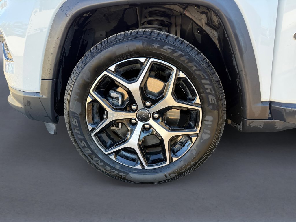 Used 2025 White Jeep Limited image 9