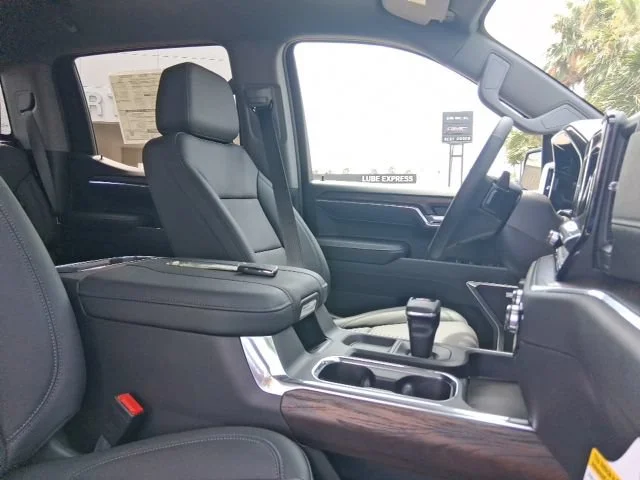 2026 GMC Sierra 1500 SLT - Photo 18