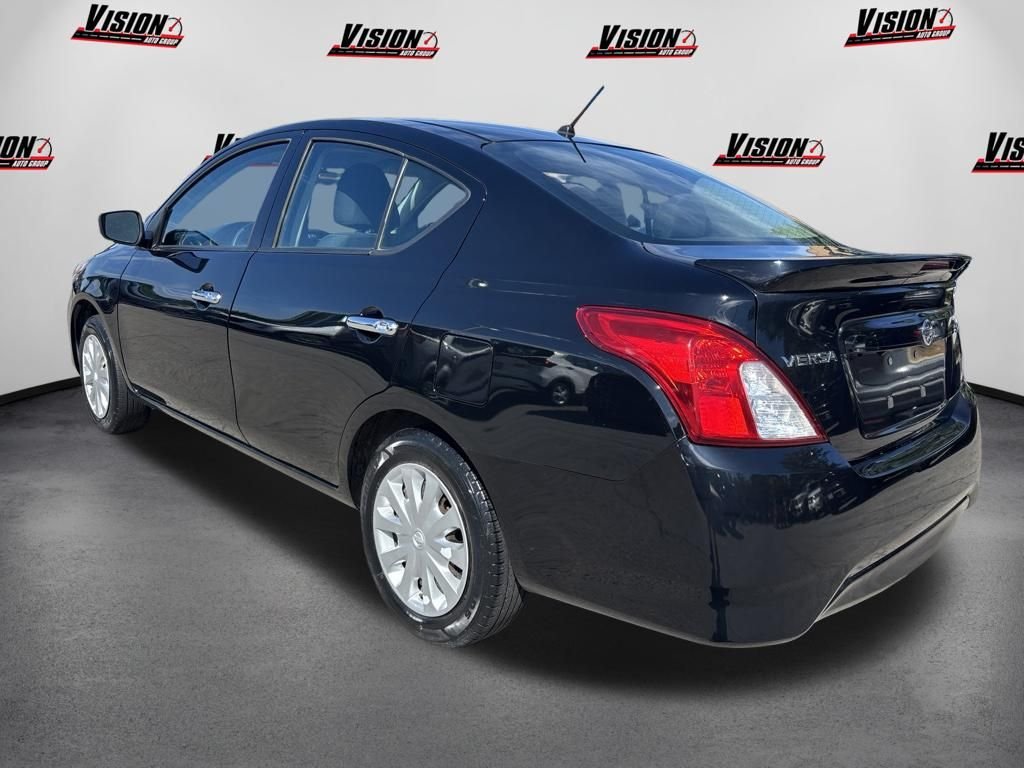 Used 2019 Black Nissan 1.6 SV image 7