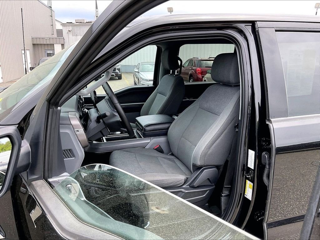 Used 2024 Black Ford XLT image 10