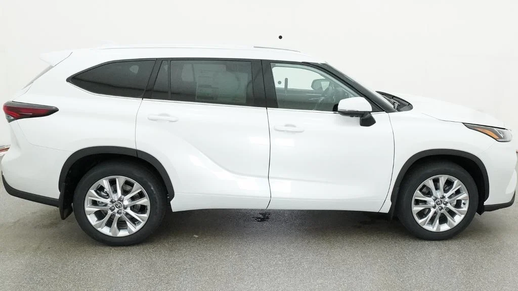 New 2026 Wind Chill Pearl Toyota Limited image 14