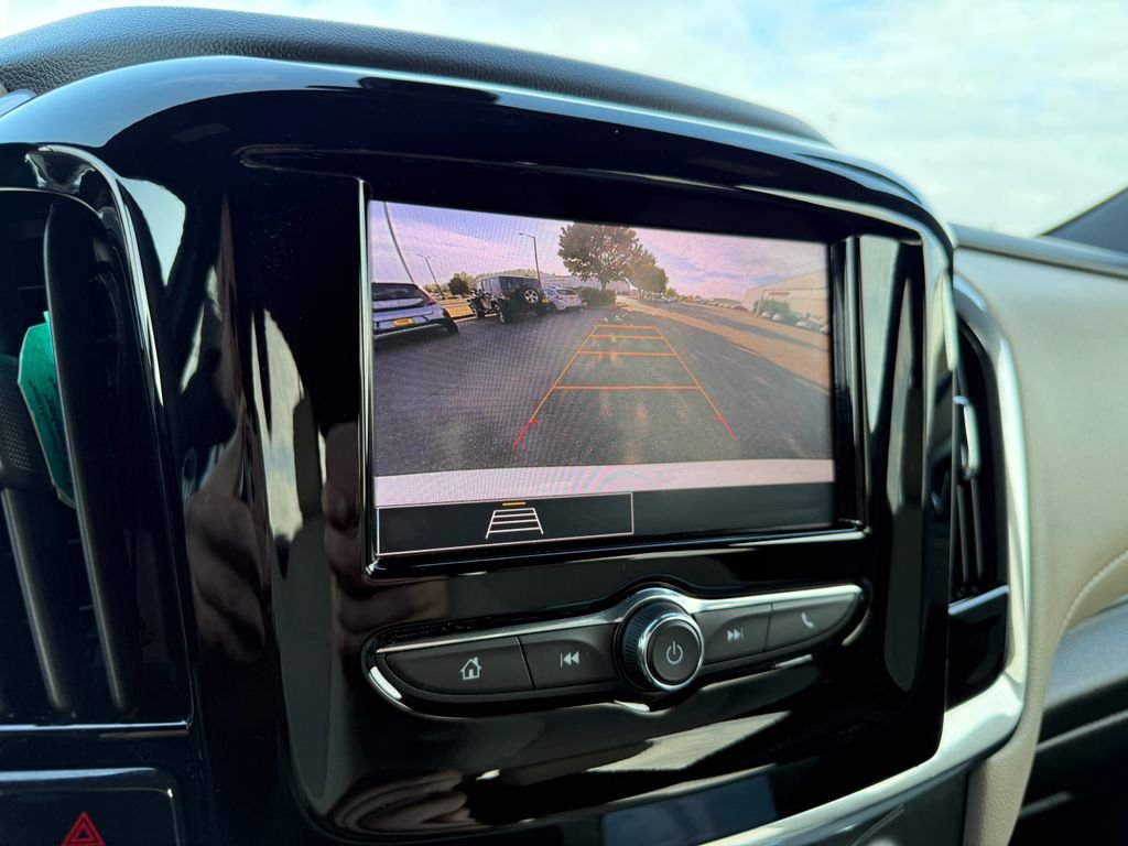 Used 2022 White Chevrolet LS image 32
