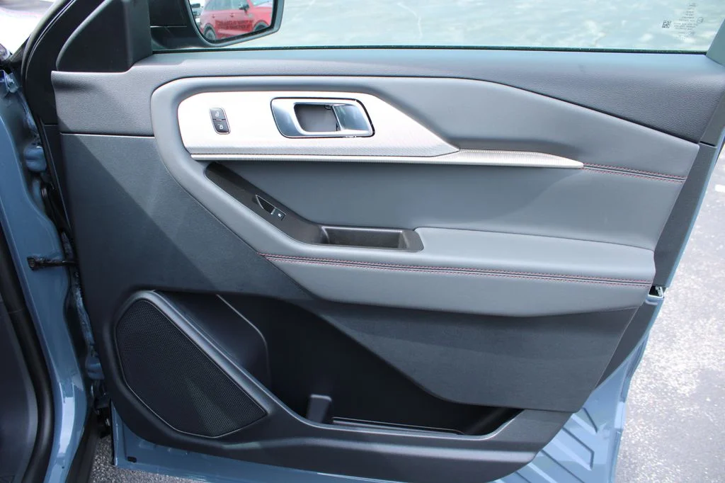 New 2026 Vapor Blue Metallic Ford Active image 31