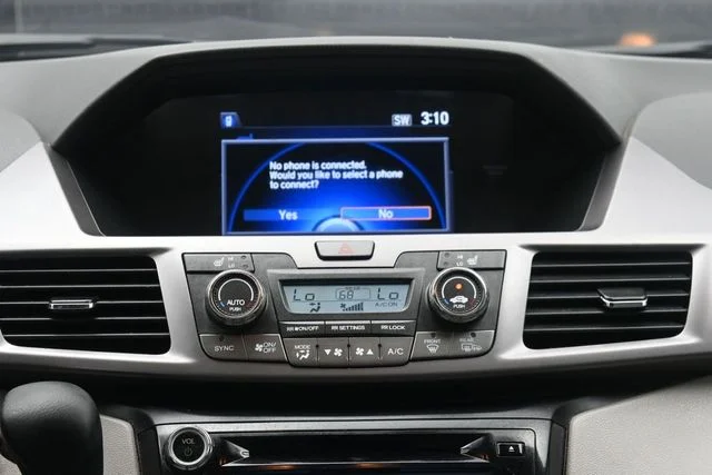 Used 2017  Honda EX-L image 23
