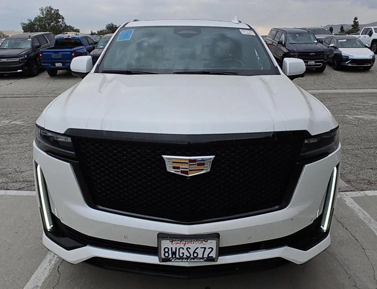 Used 2021 CRYSTAL WHITE TRICOAT Cadillac Sport image 16