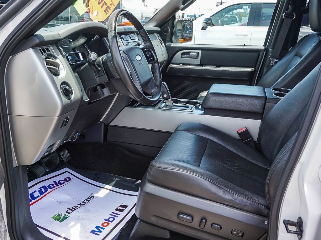 Used 2013 White Ford Limited image 17
