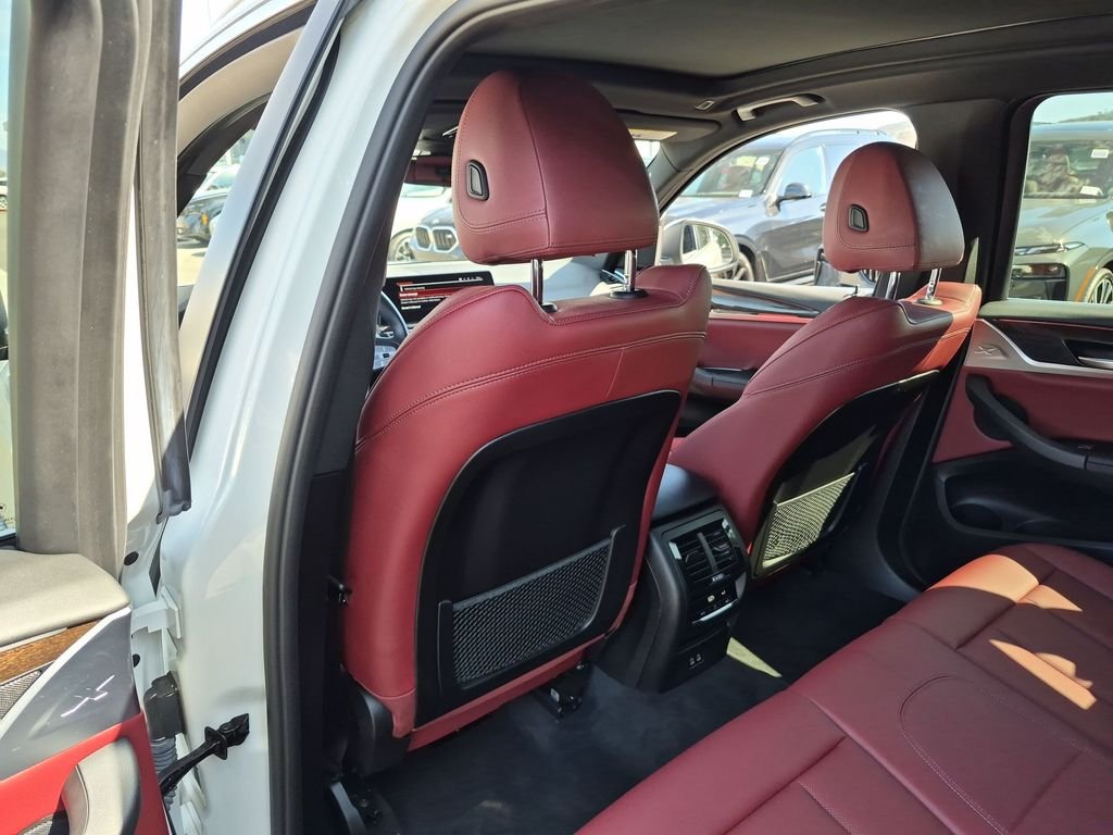 Used 2024 White BMW xDrive30i image 36