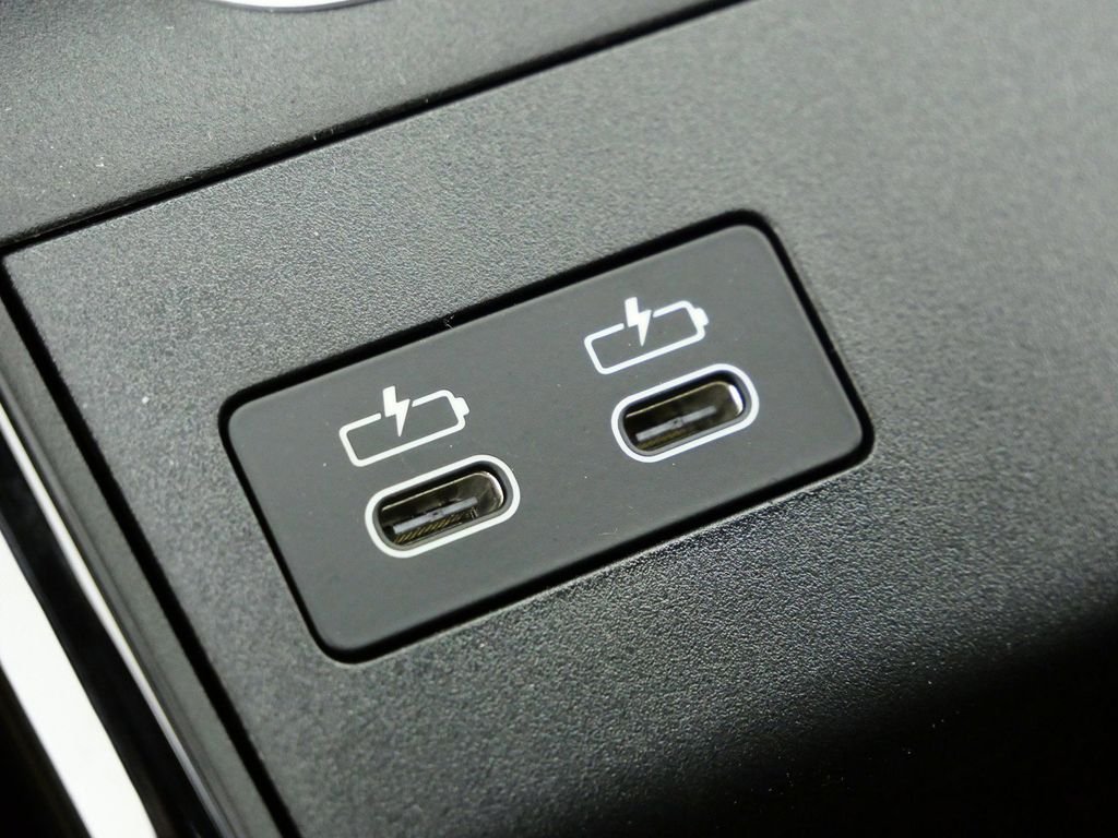 Used 2026 Jet Black BMW xDrive28i image 49