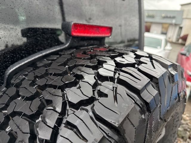 Used 2025 Bright White Clearcoat Jeep Rubicon image 16