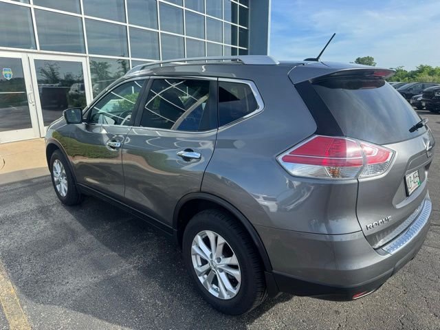Used 2016 Gun Metallic Nissan SV image 4