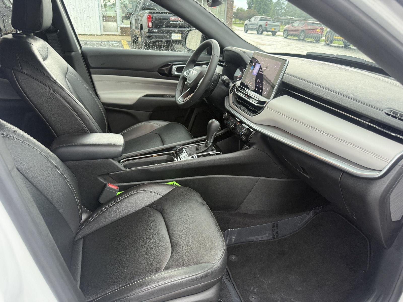 2025 Jeep Compass Limited - Photo 23