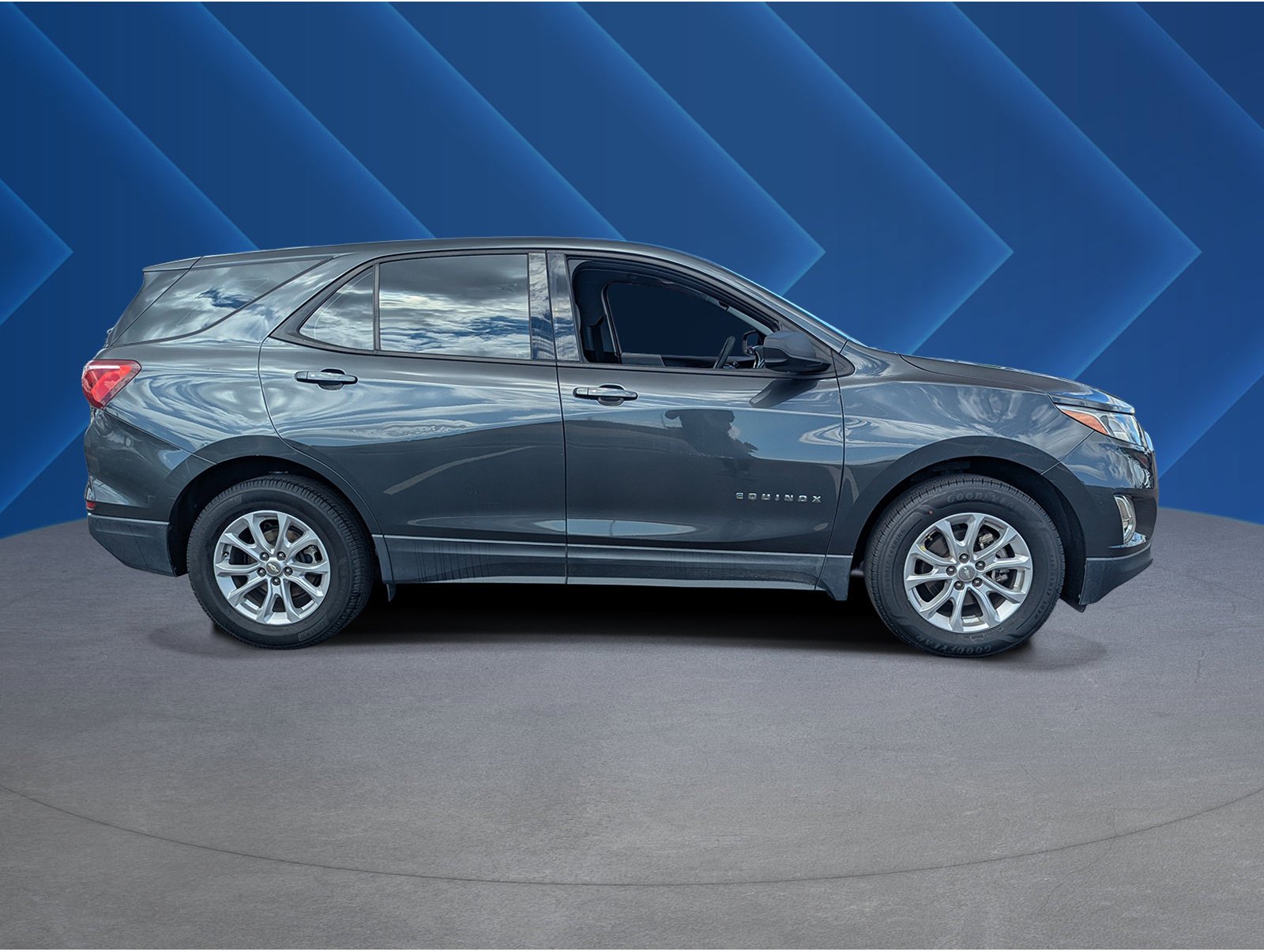 Used 2018 Chevrolet Equinox LS with VIN 3GNAXHEV7JL102622 for sale in Surprise, AZ
