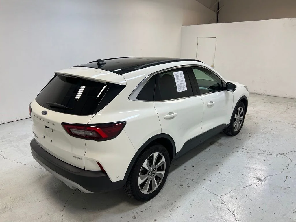 Used 2023 White Ford Platinum image 3