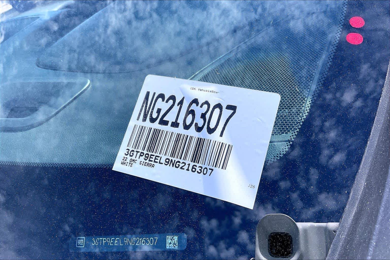 Certified Used 2022 Summit White GMC AT4 image 37