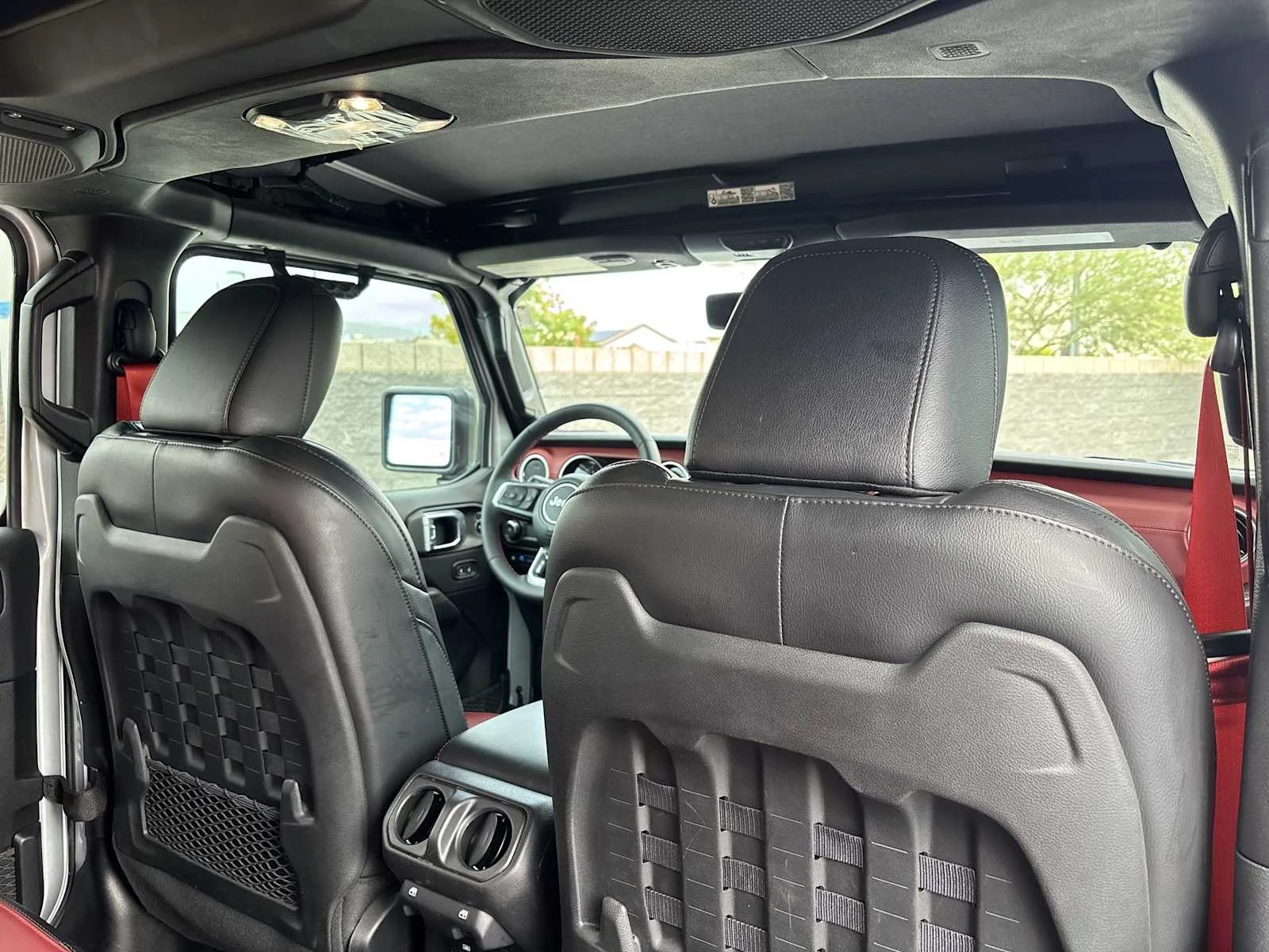 Used 2023 Silver Zynith Clearcoat Jeep Rubicon 20th Anniversary image 15