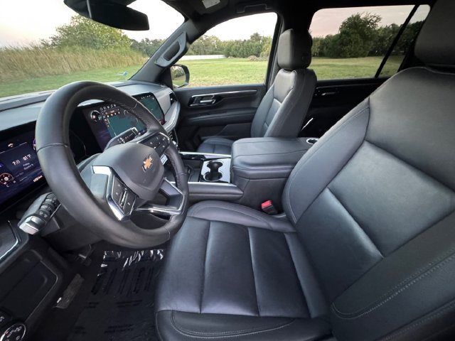 2025 Chevrolet Suburban LT - Photo 29