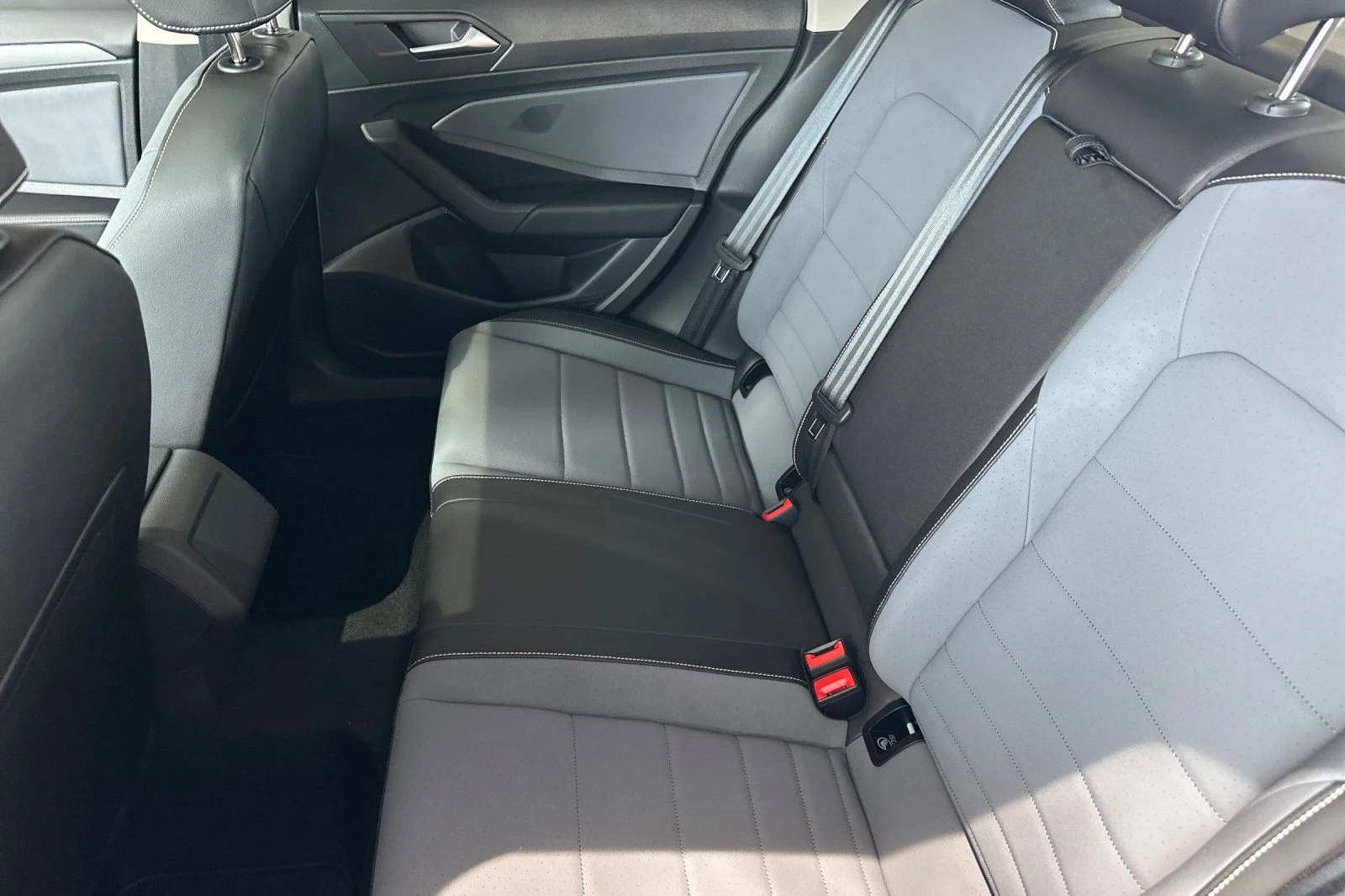 New 2026 Gray Volkswagen 1.5T SE image 10