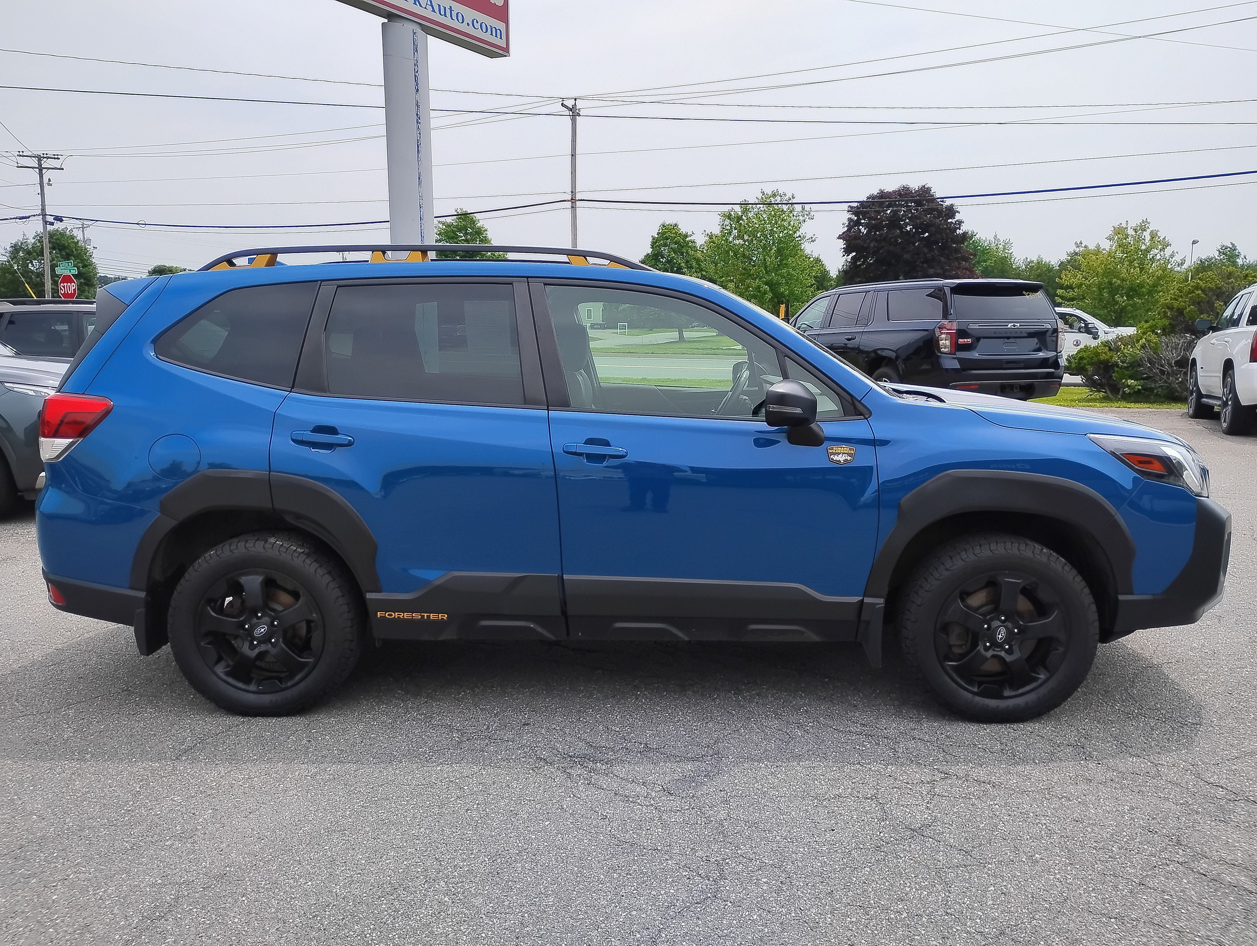 Used 2022 Geyser Blue Subaru Wilderness image 4