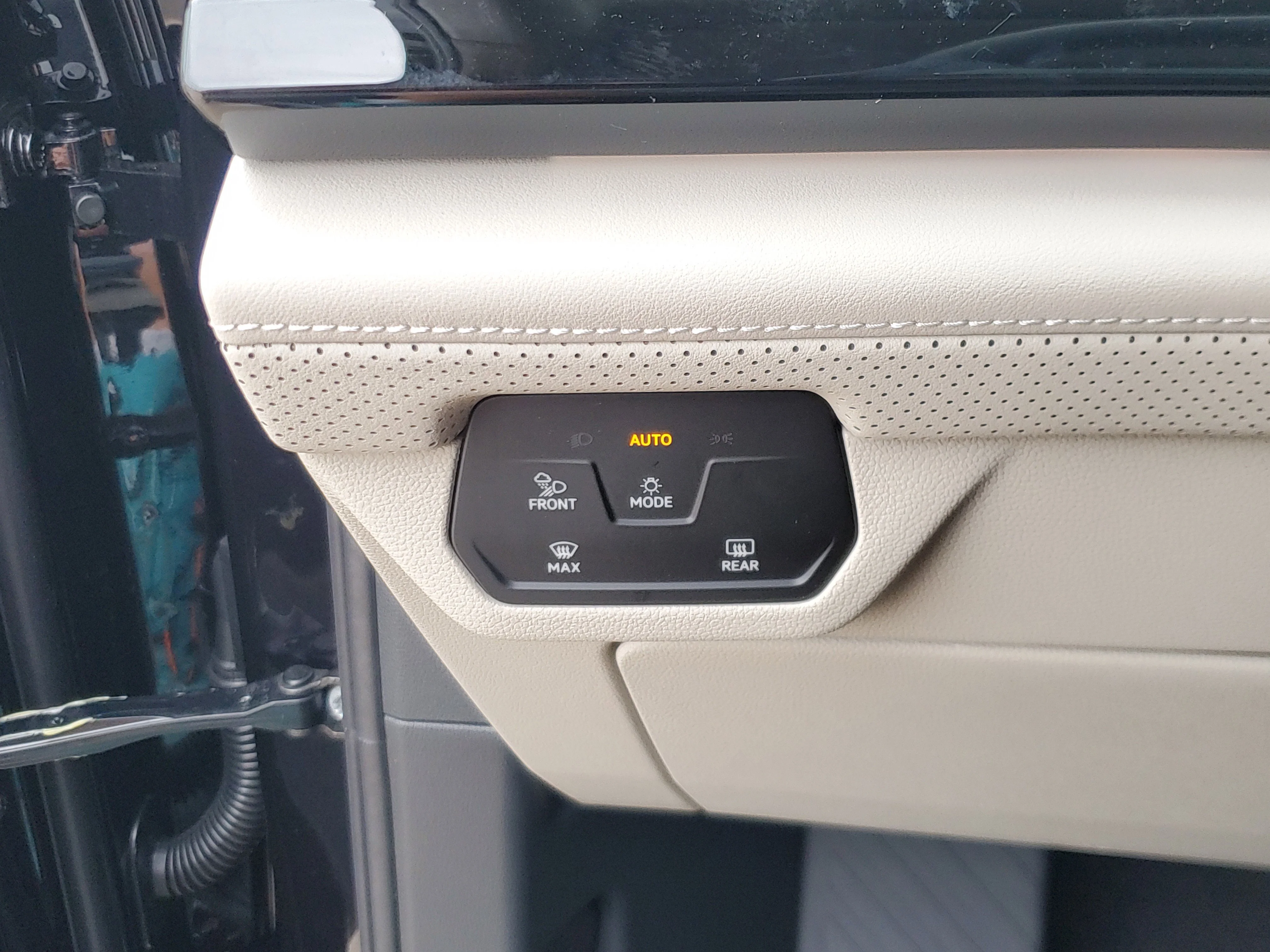 New 2026 Black Volkswagen 2.0T SEL image 22