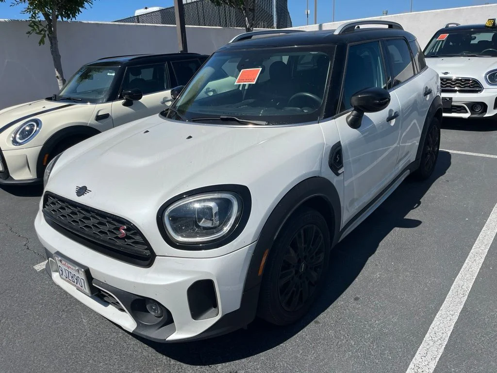 Certified Used 2024 White Metallic MINI Signature image 3