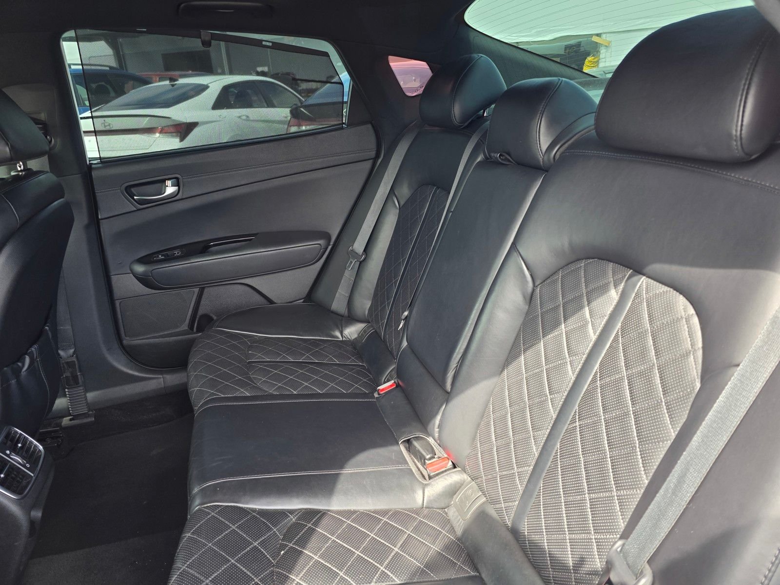 Used 2018 Snow White Pearl Kia SX image 11