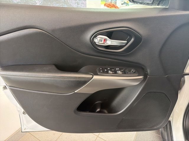 Certified Used 2020 White Jeep Latitude Plus image 17