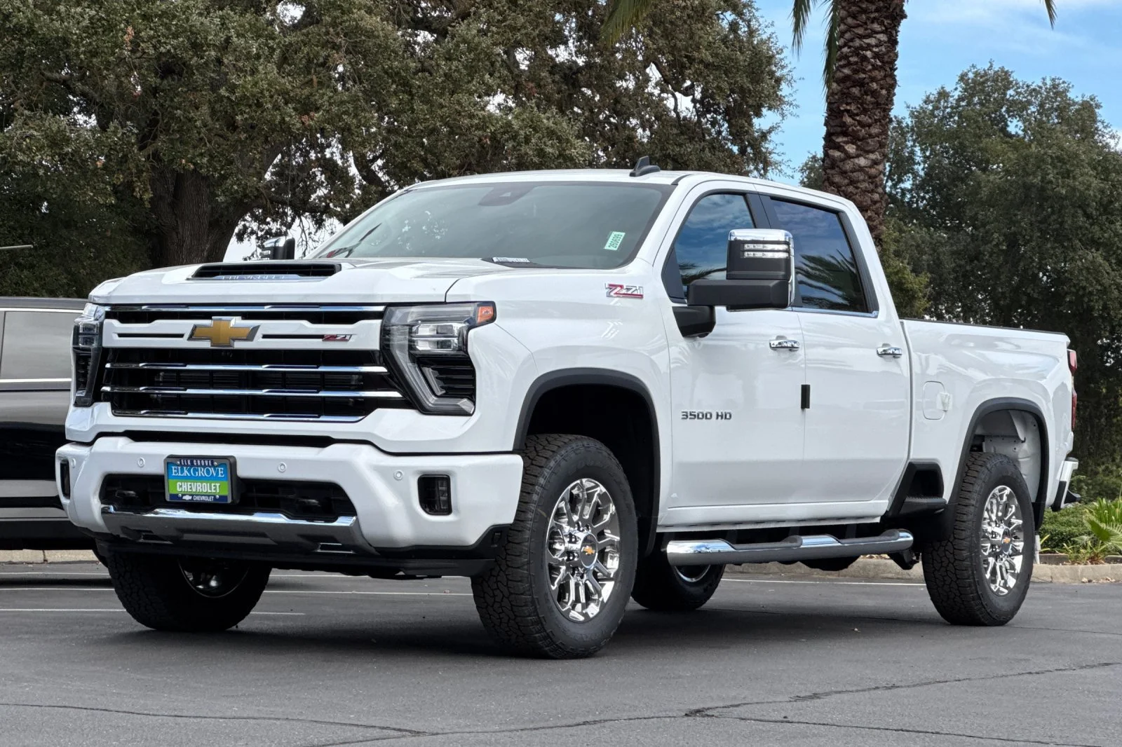 2026 Chevrolet Silverado 3500 HD LT view 7