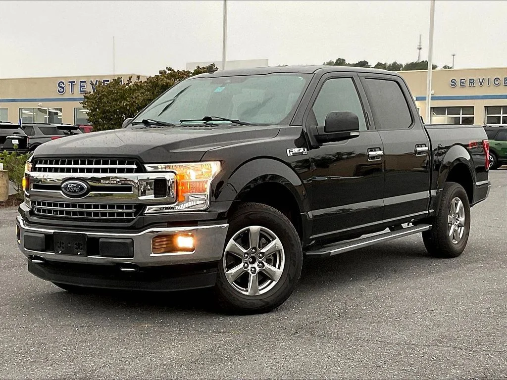 Certified Used 2020 Agate Black Metallic Ford XLT image 2