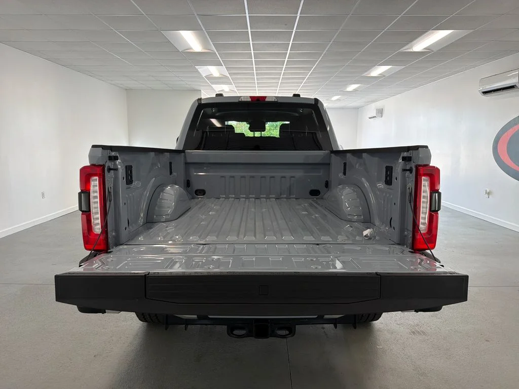 New 2026 Glacier Gray Metallic Tri-Coat Ford F-250® Lariat® image 8