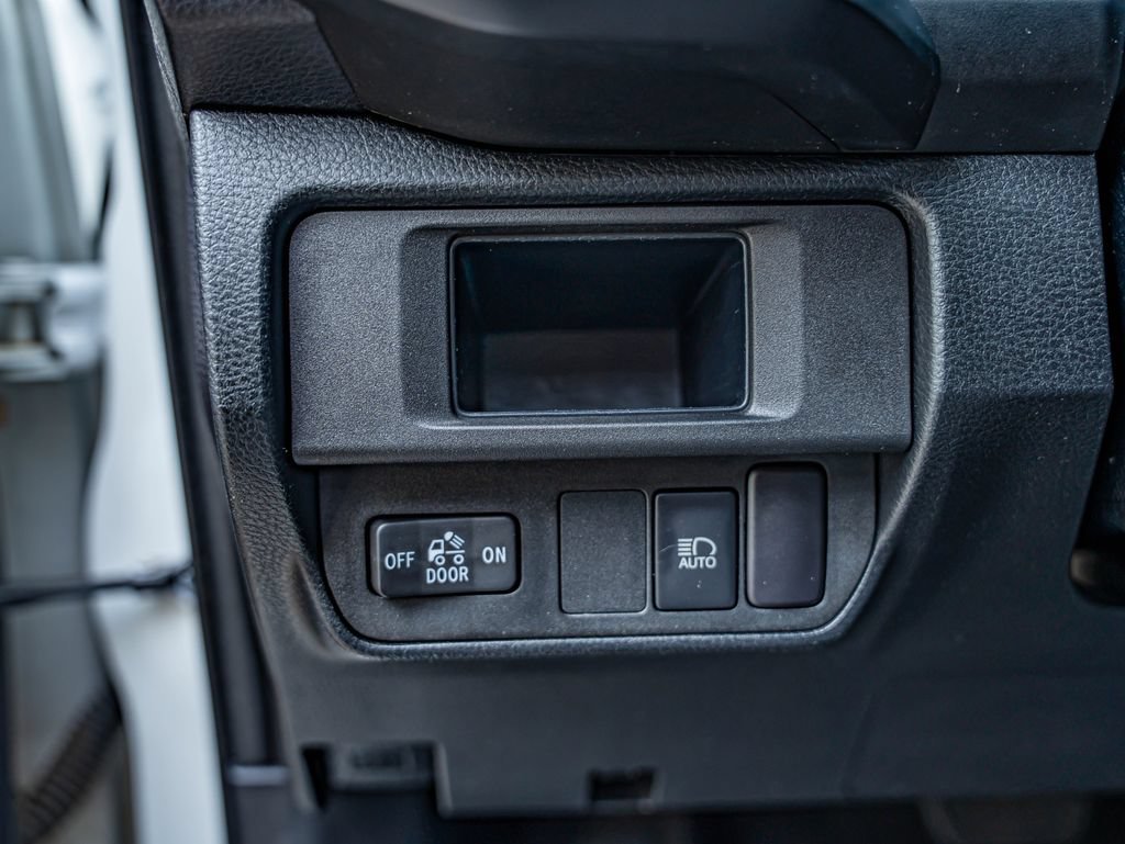 Used 2018 Super White Toyota SR image 19