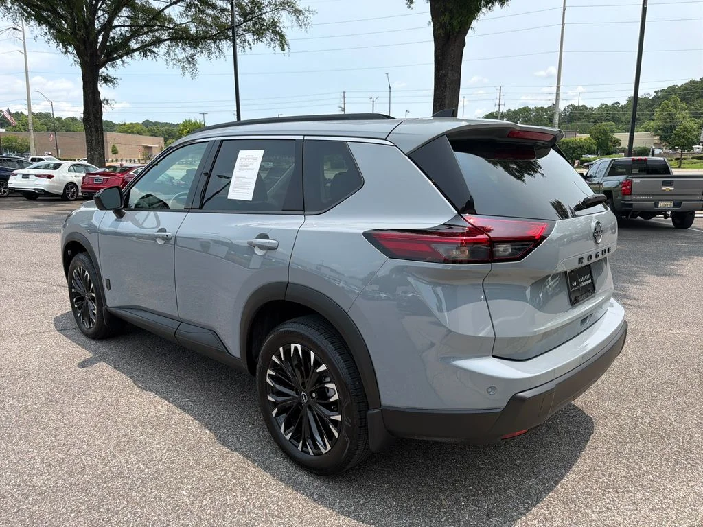 Used 2026 Boulder Gray Pearl Nissan Dark Armor image 16