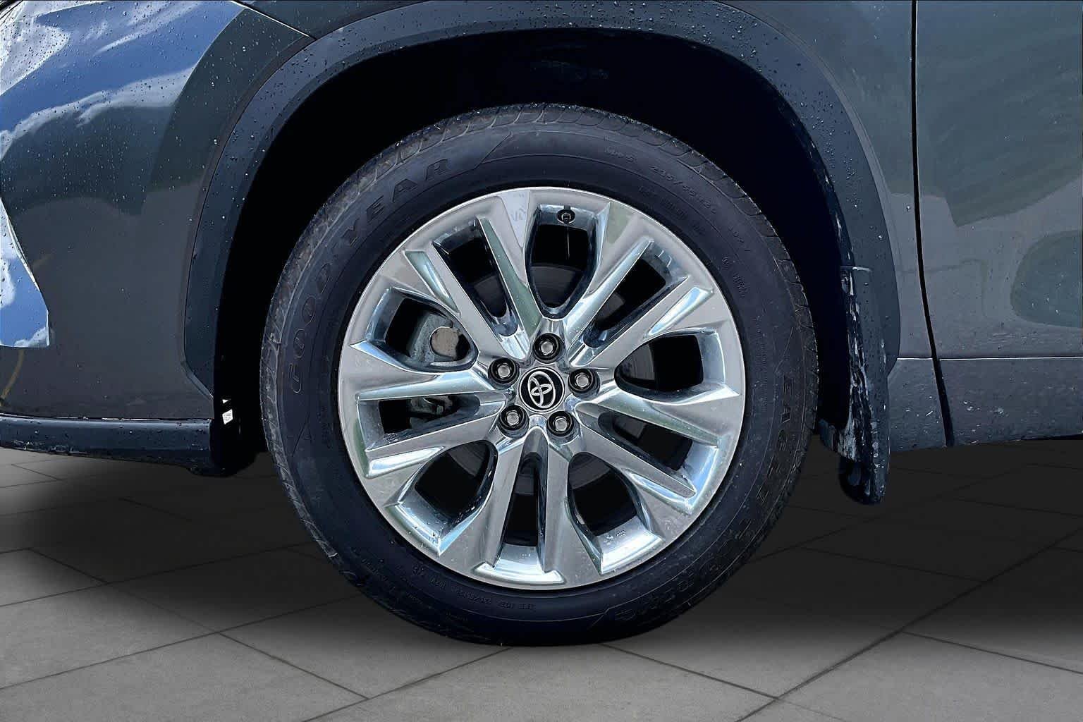 Used 2025 Magnetic Gray Metallic Toyota Limited image 11