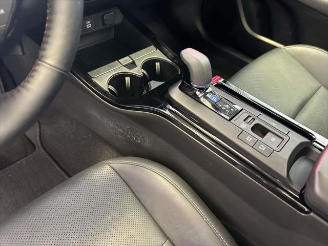 Certified Used 2023 PLATINUM WHITE PEARL MC. Toyota  image 20