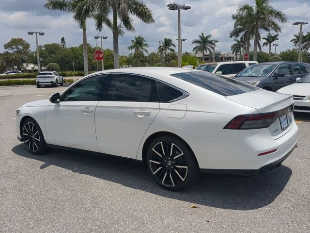 New 2026 Platinum White Pearl Honda Touring image 5