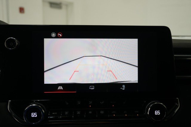 New 2026 Summit White GMC Elevation image 24
