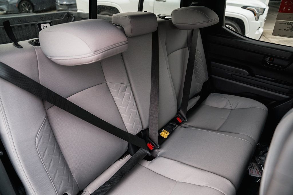 2025 Toyota Tacoma SR5 - Photo 28