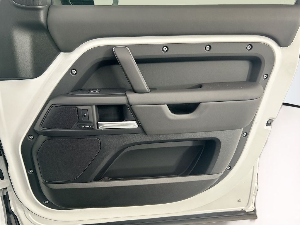 2026 Land Rover Defender S - Photo 24