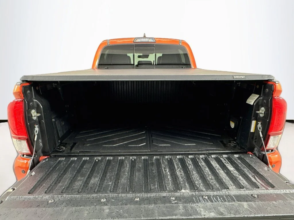 Used 2018 Inferno Red Toyota TRD Off-Road image 30