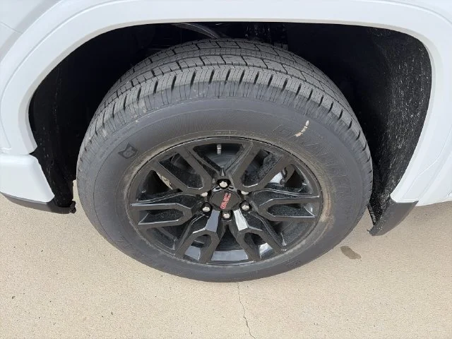 New 2026 White GMC Elevation image 10