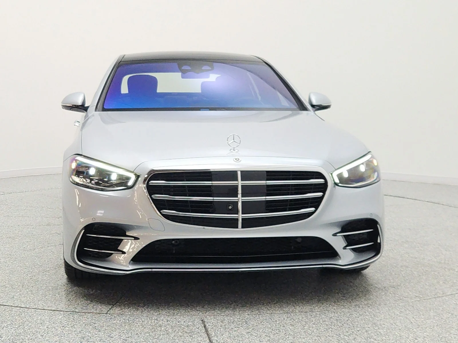Certified Used 2022 Cirrus Silver Mercedes-Benz S 580 4MATIC® Sedan image 2