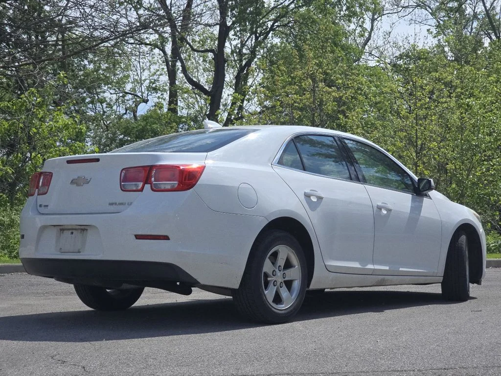 Used 2015 White Chevrolet LT image 14