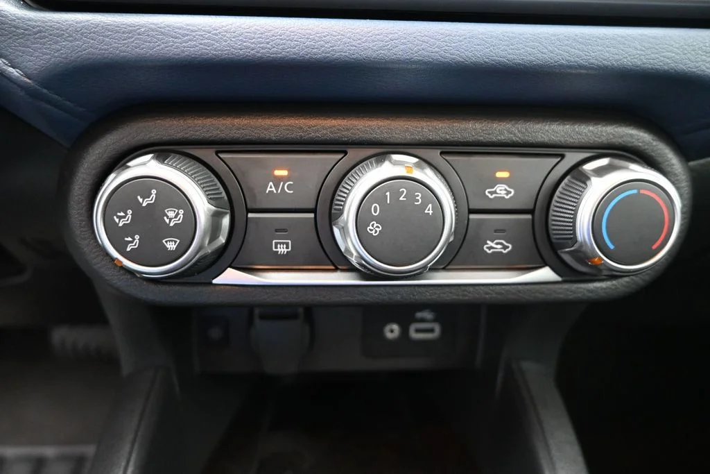 Used 2025 Gray Nissan 1.6 SV image 19