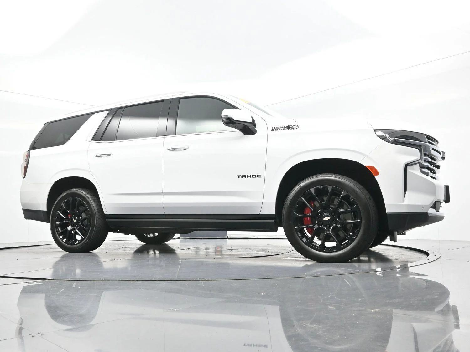 Used 2024 Summit White Chevrolet High Country image 47